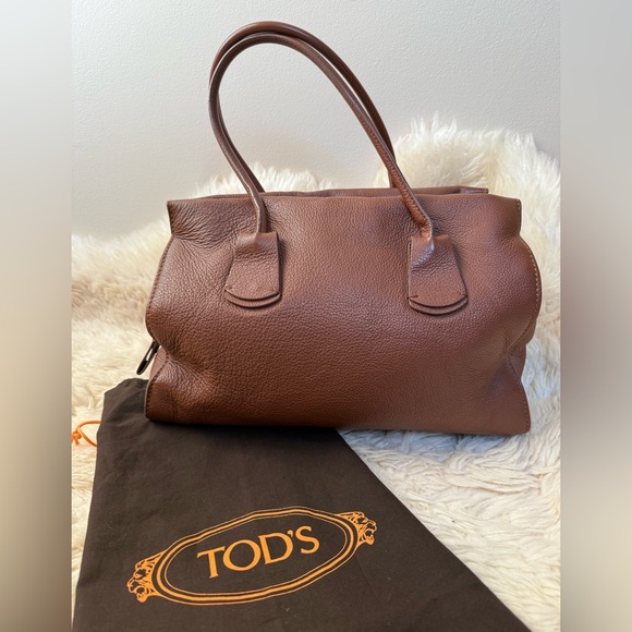 Tod's Camel Brown Pebbled Leather Tote - Picture 4 of 7